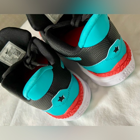 NWT Nike Sz-5 Big Kids Active Sneakers-Unique w/Outstanding Colors,Women’s Sz-7 - Picture 11 of 16